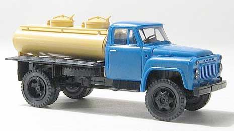 GAZ-52 ACTP-18 milk tank truck<br /><a href='images/pictures/MiniaturModelle/036356.jpg' target='_blank'>Full size image</a>